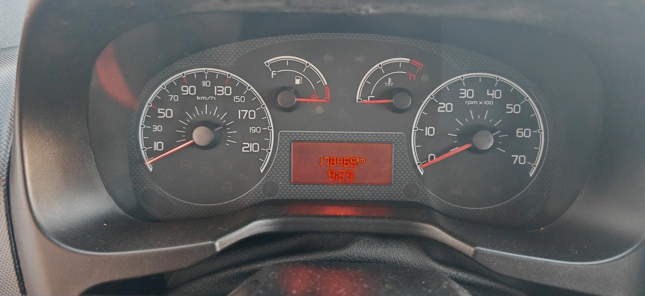 Citroen Nemo Multispace 1.3 HDi 75CV Silver Selection