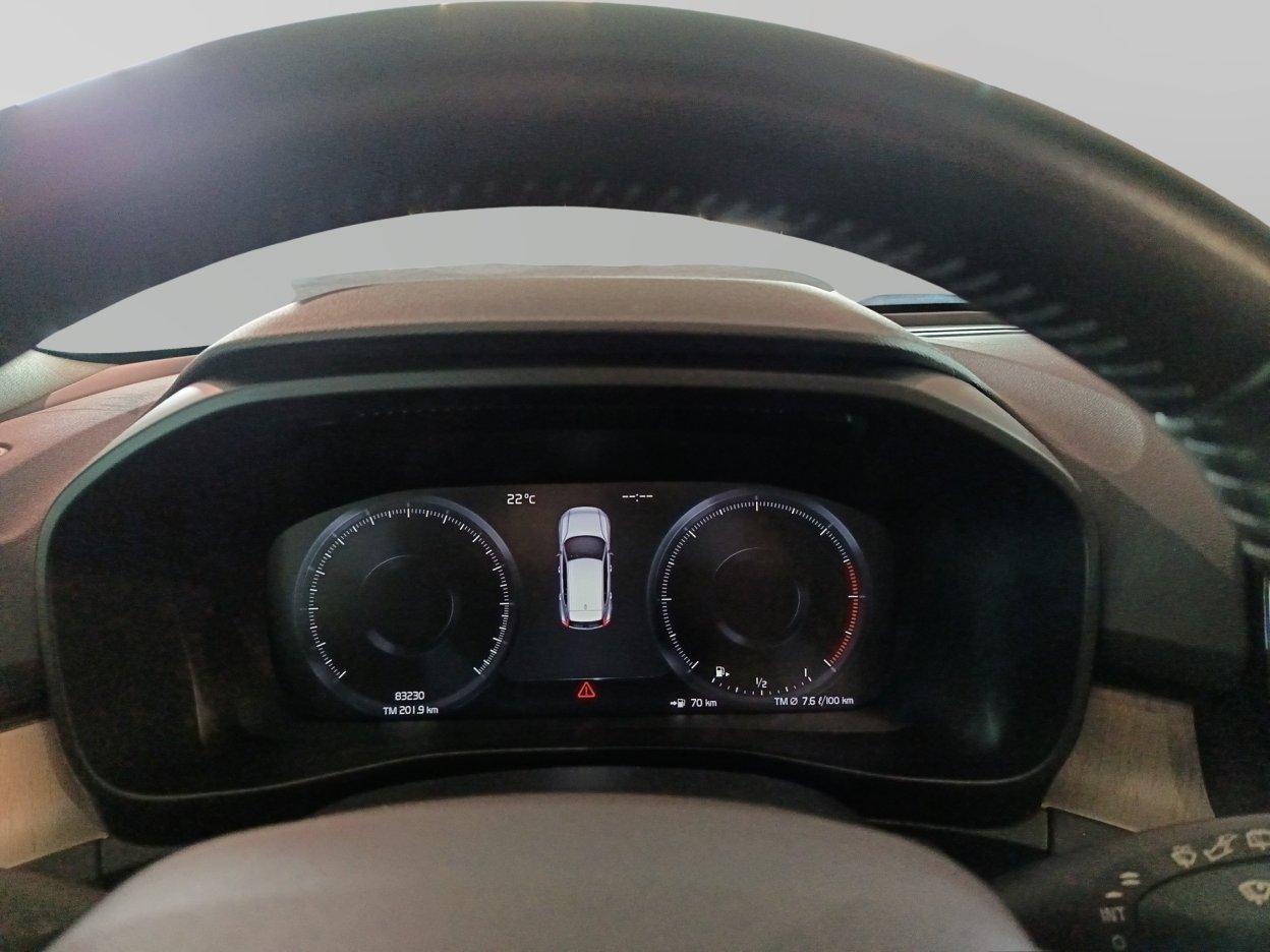 VOLVO XC40 (2017-->) - XC40 D3 AWD Geartronic Inscription