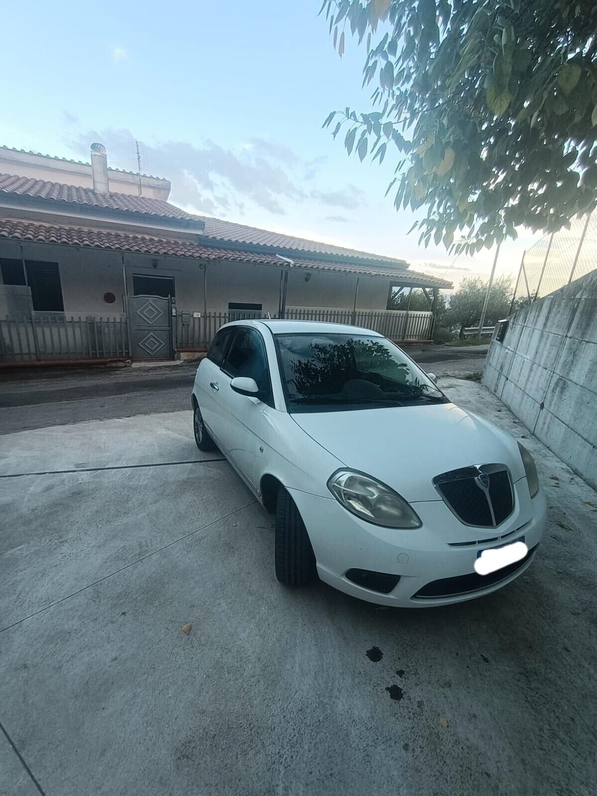 Lancia Ypsilon 1.3 MJT