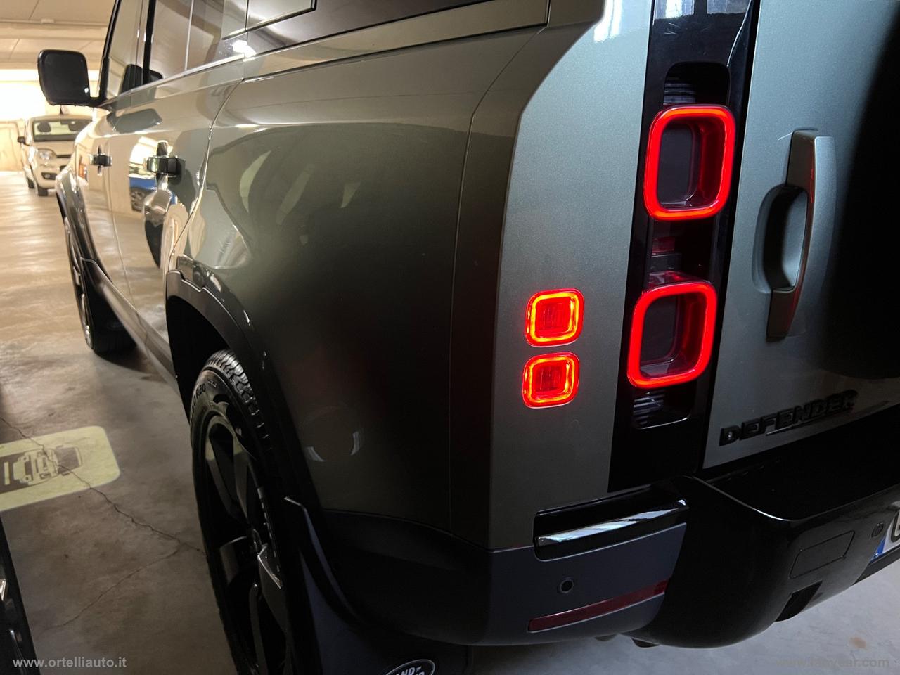 LAND ROVER Defender 110 3.0D I6 250 CV AWD Auto SE