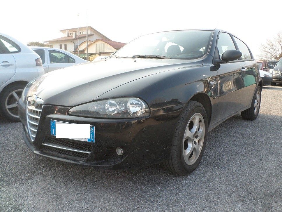 Alfa Romeo 147 1.9 JTDM 5 porte