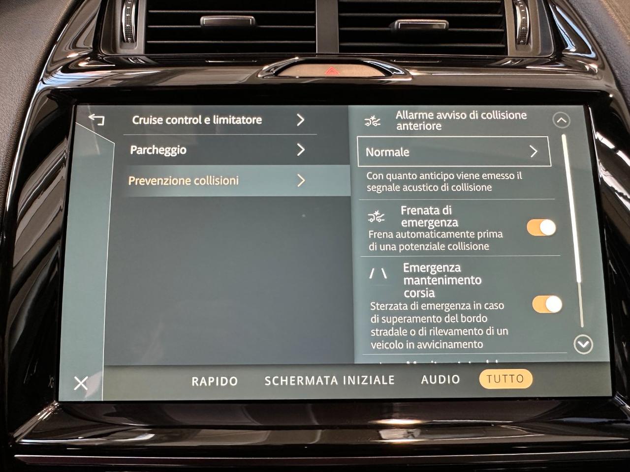 Jaguar E-Pace 2.0d i4 mhev SE awd 163cv auto-20"-Pelle-Camera 360