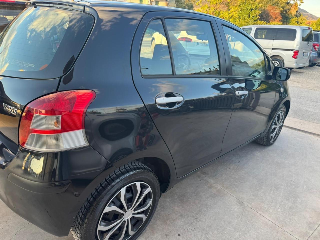 Toyota Yaris 1.3 benzina km 80 mila certificati