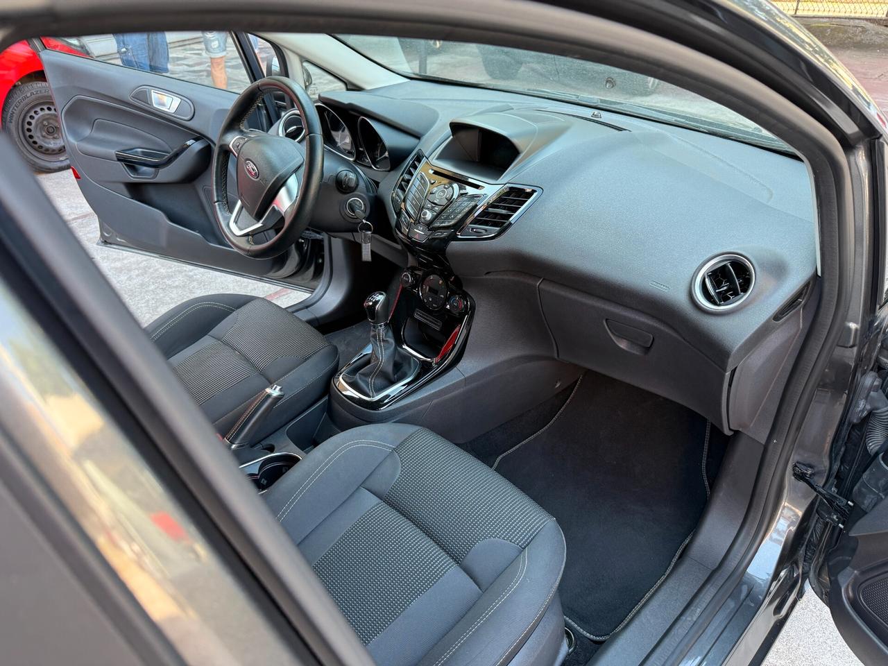 Ford Fiesta 1.5 TDCi 75CV 5 porte Titanium