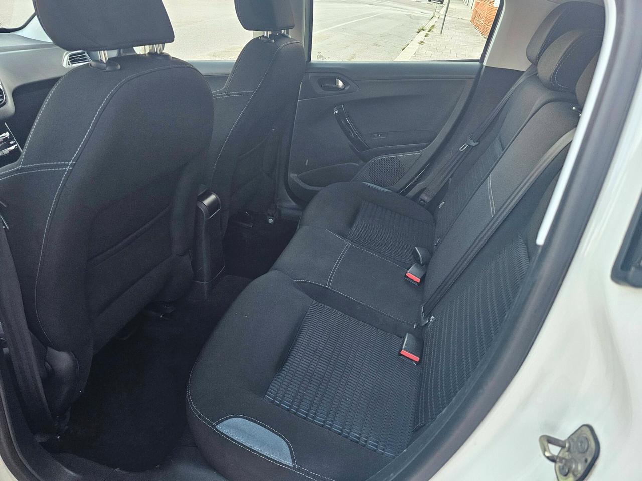 PEUGEOT 208 1.6 HDI 92CV ALLURE FULL OPTIONAL