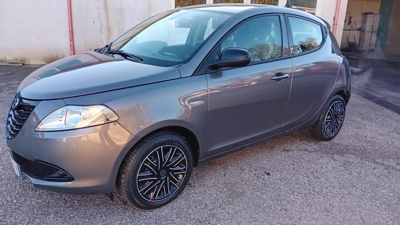 Lancia ypsilon 1.2 benz km 94000-09/2015