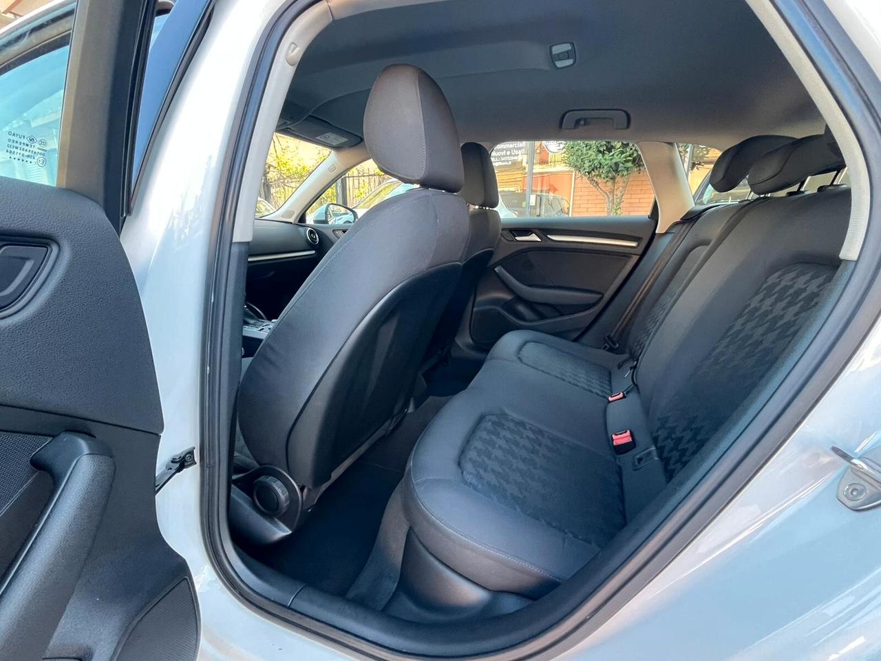 Audi A3 1.6 TDI clean diesel S tronic Ambiente