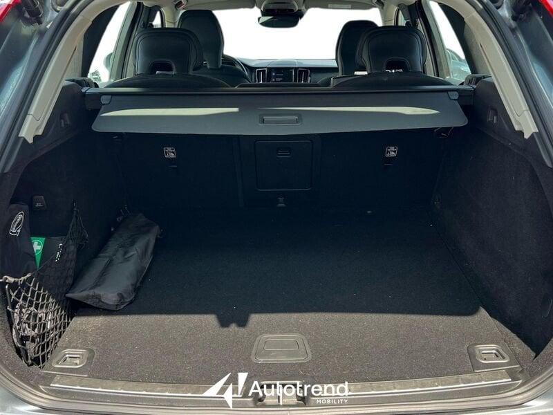 Volvo XC60 B4 197+14 CV AWD Automatica NAVI LED Momentum Pro