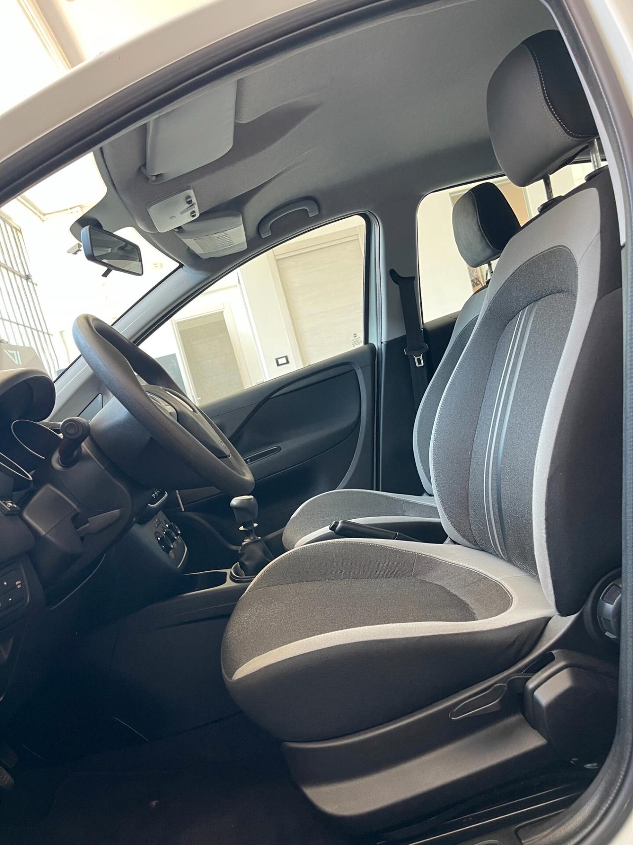 Fiat Punto Evo 1.2 5 posti Dynamic Blue&Me