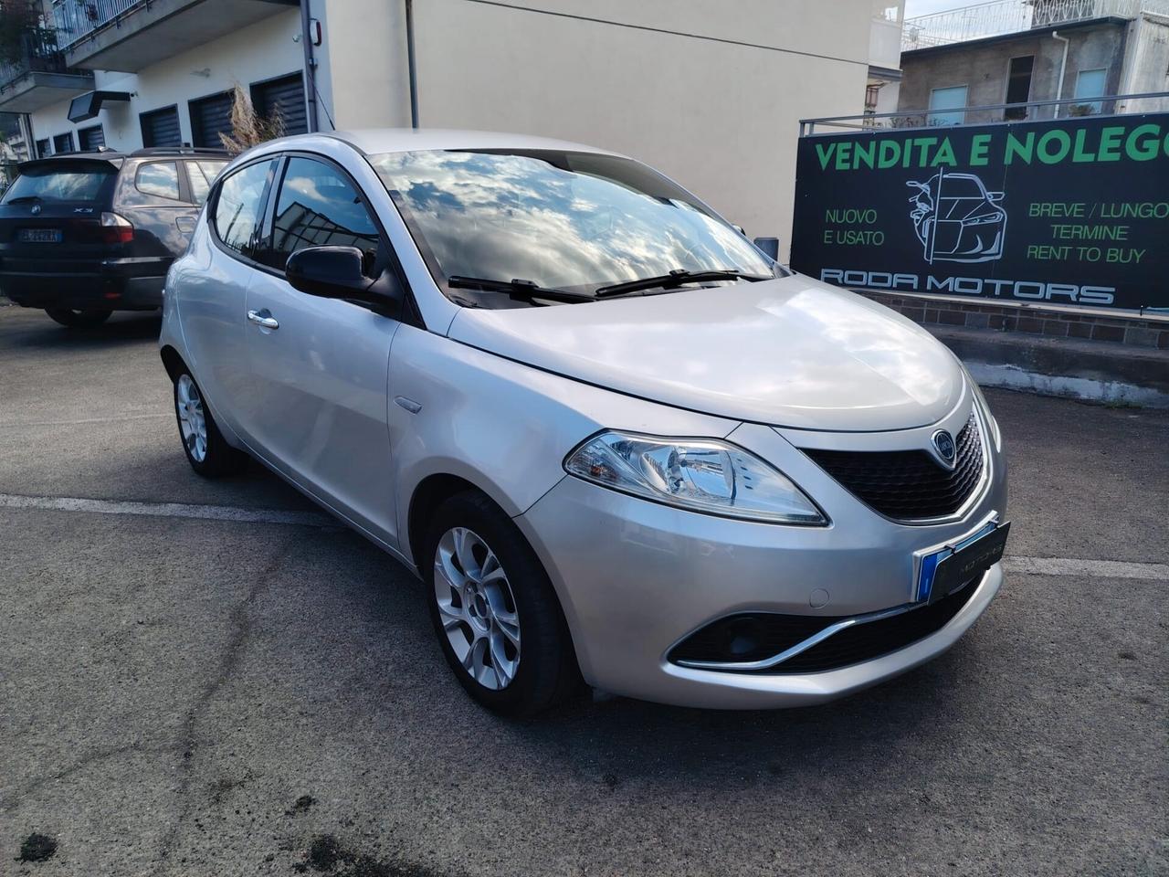 Lancia Ypsilon 1.2 69 CV 5 porte Gold