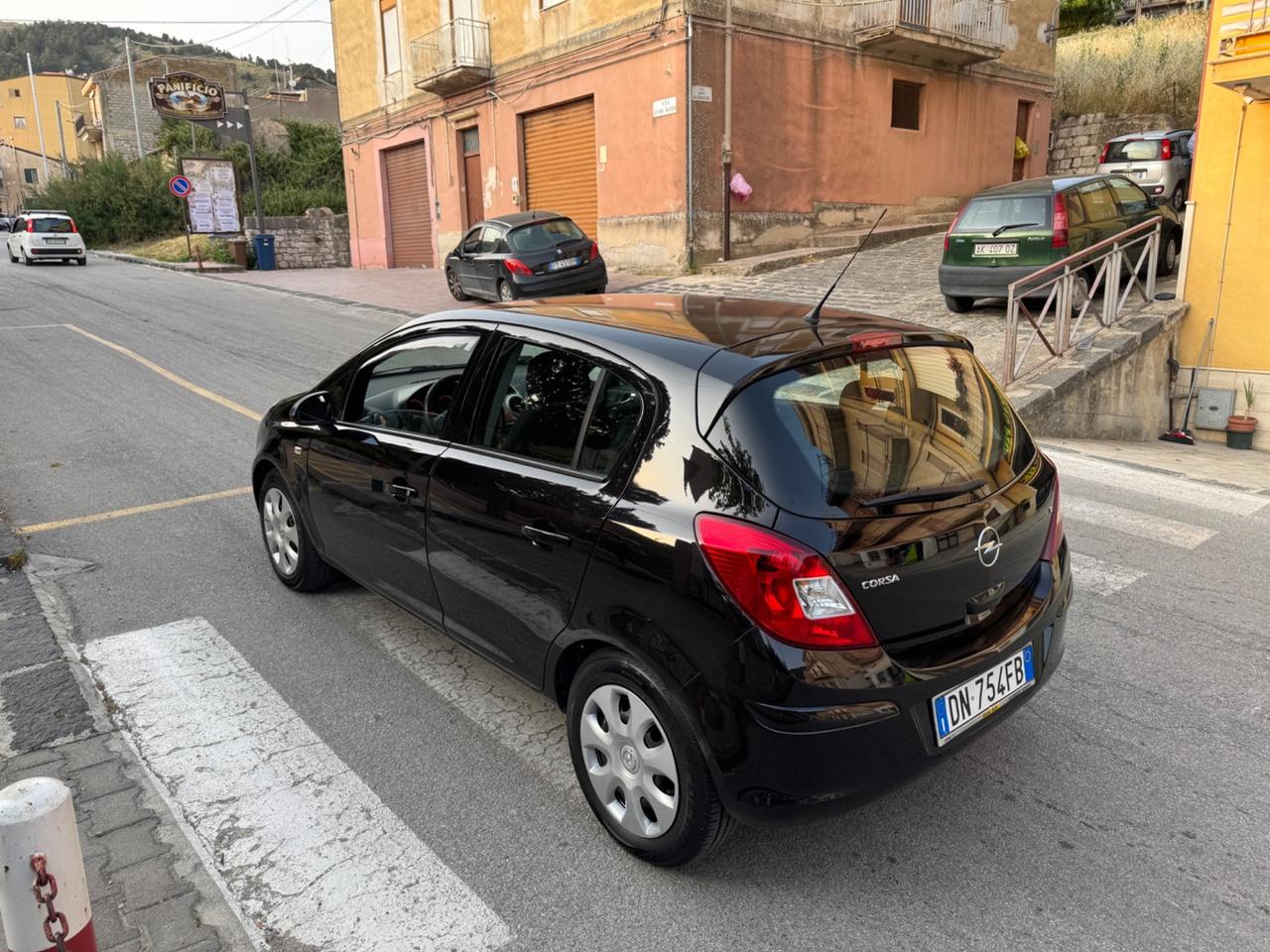Opel Corsa 1.2 5 porte Enjoy