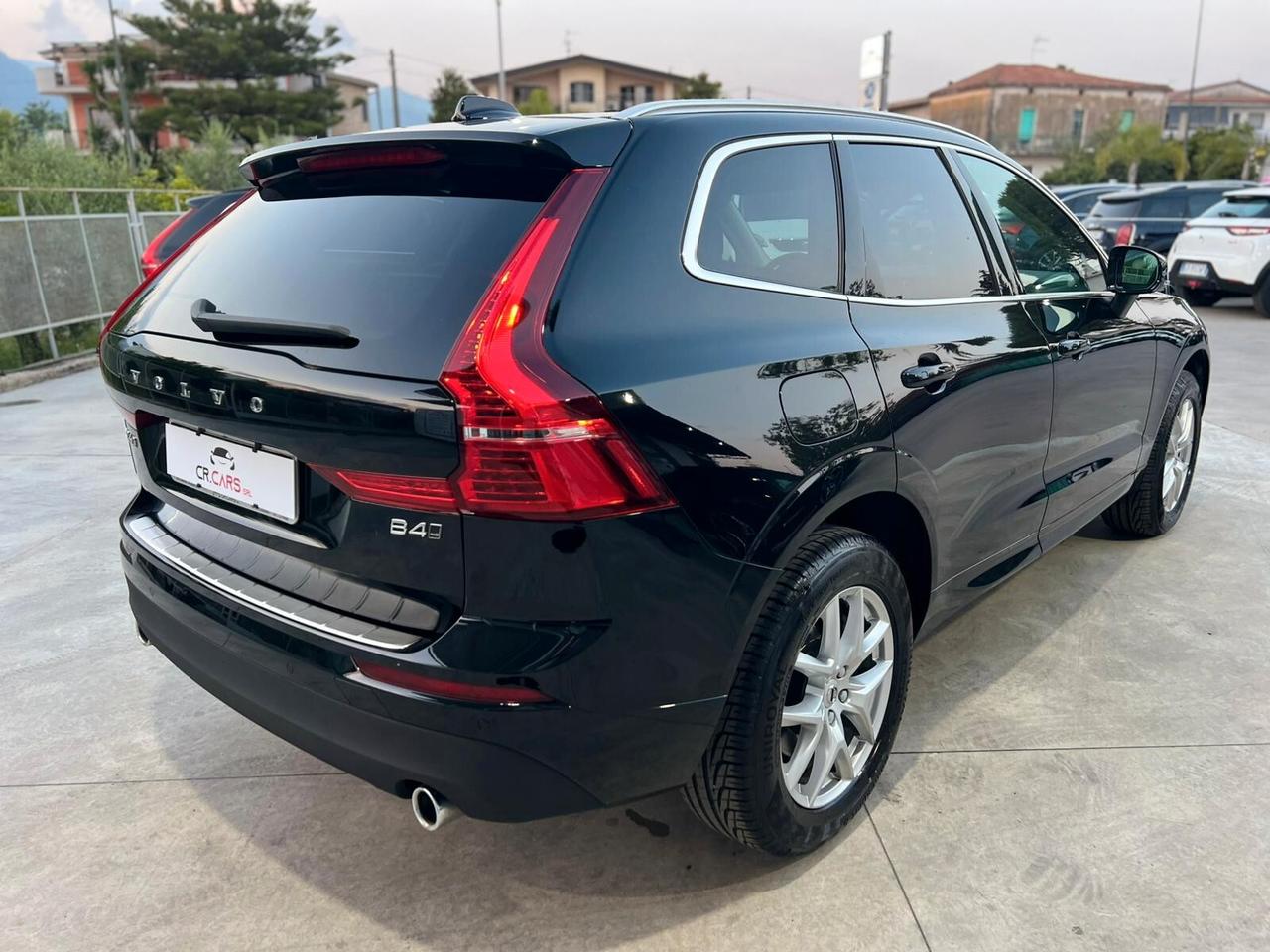Volvo XC 60 XC60 B4 (d) AWD Geartronic Momentum Tetto apribile