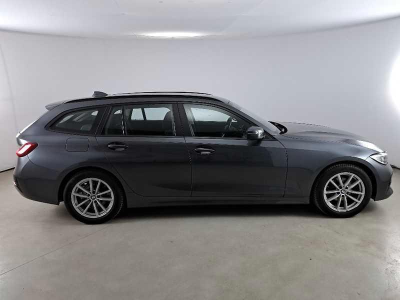 BMW 318 48V Business Advantage Touring auto