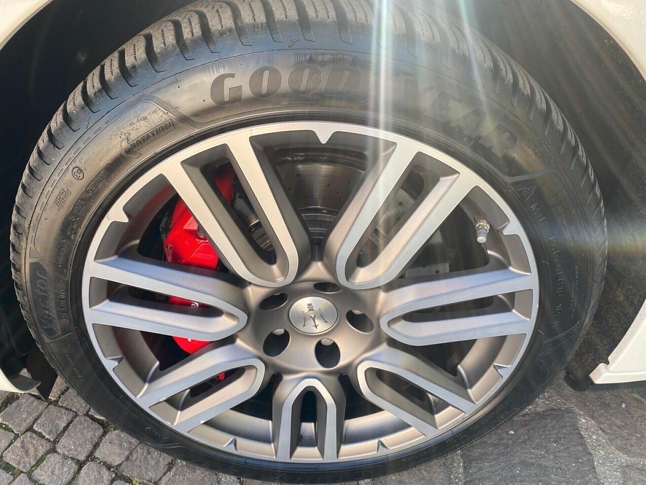 Maserati Ghibli V6 70.000 KM 350CV FULL OPTIONAL