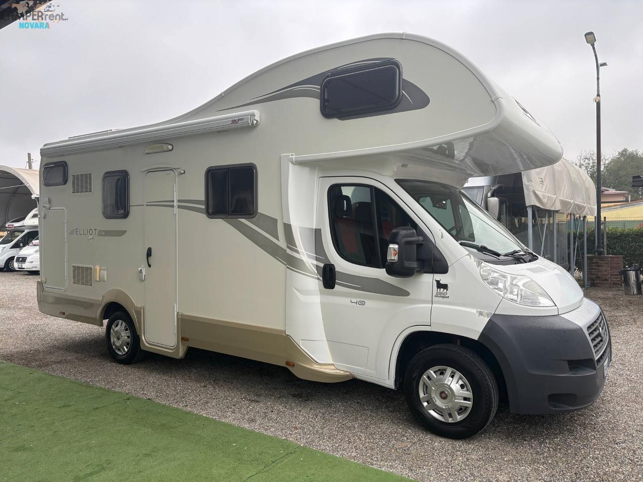 CARAVANS INTERNATIONAL ELLIOT 40 - mansardato con letti a castello in coda