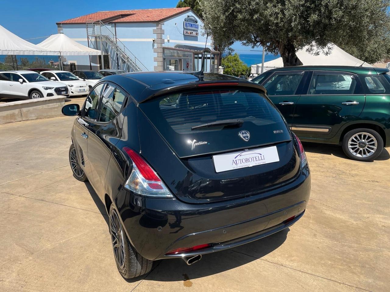 Lancia Ypsilon 1.0 FireFly S&S Hybrid Gold