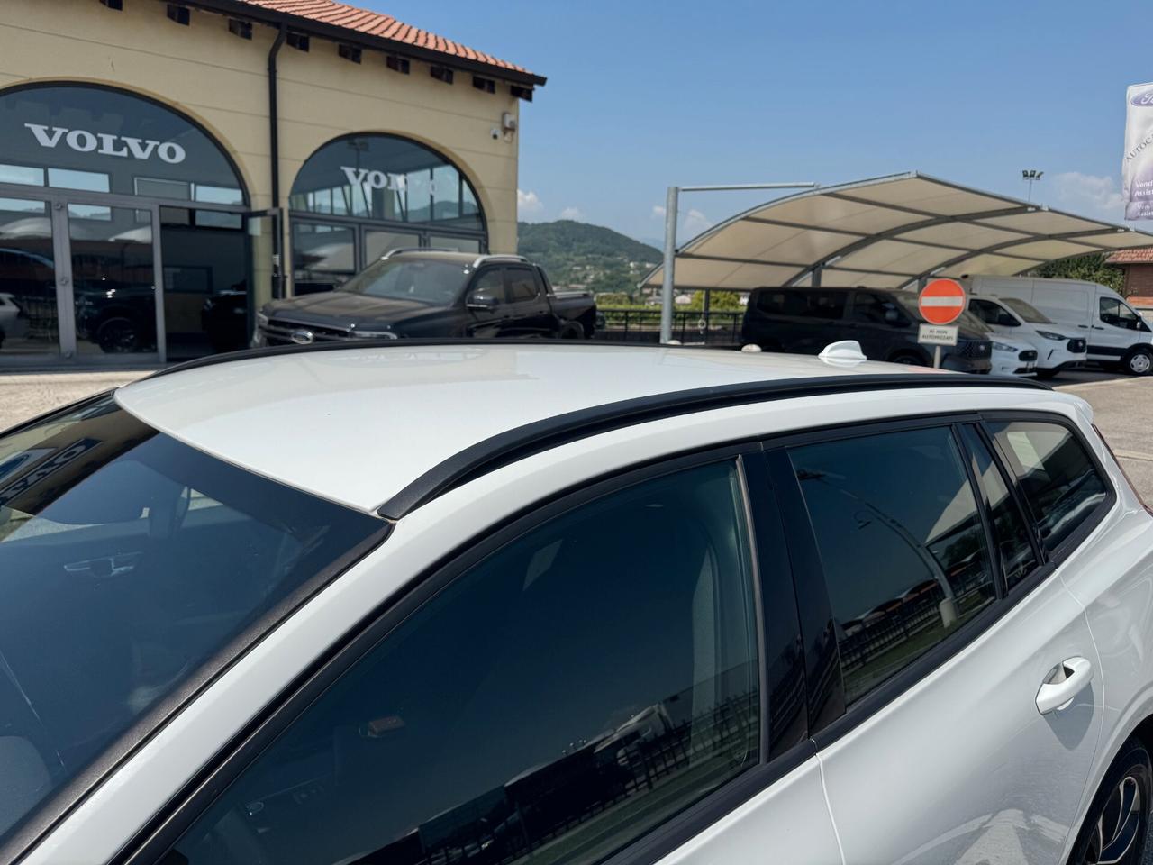 Volvo V60 B4 (Diesel/Hybrid) Automatico Momentum Bsn.