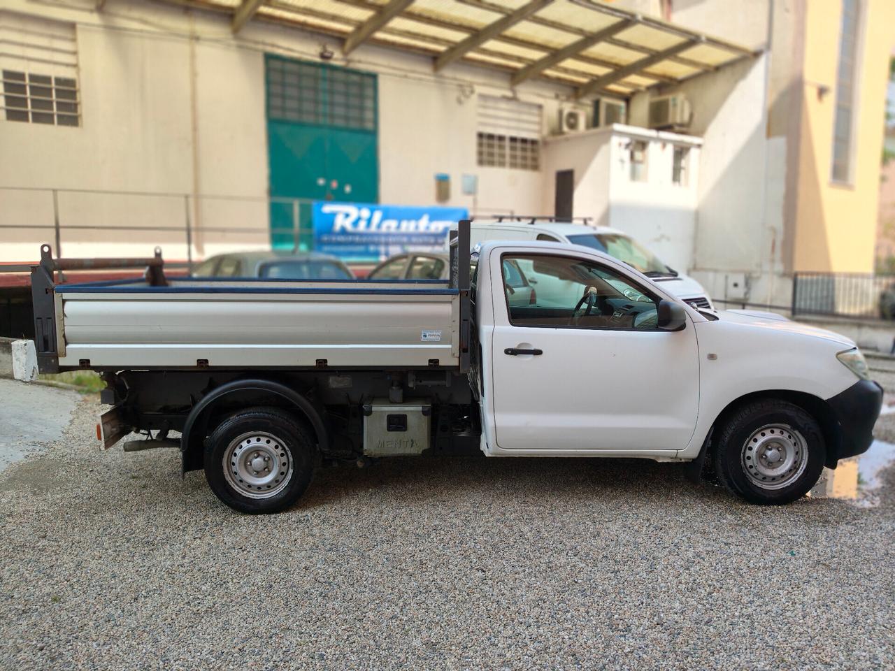 Toyota Hilux 2.5 D-4D 2WD 2p. Ribaltabile