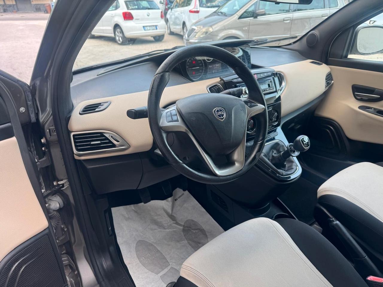 Lancia Ypsilon 0.9 TwinAir 85 CV 5 porte Metano Ecochic Elefantino