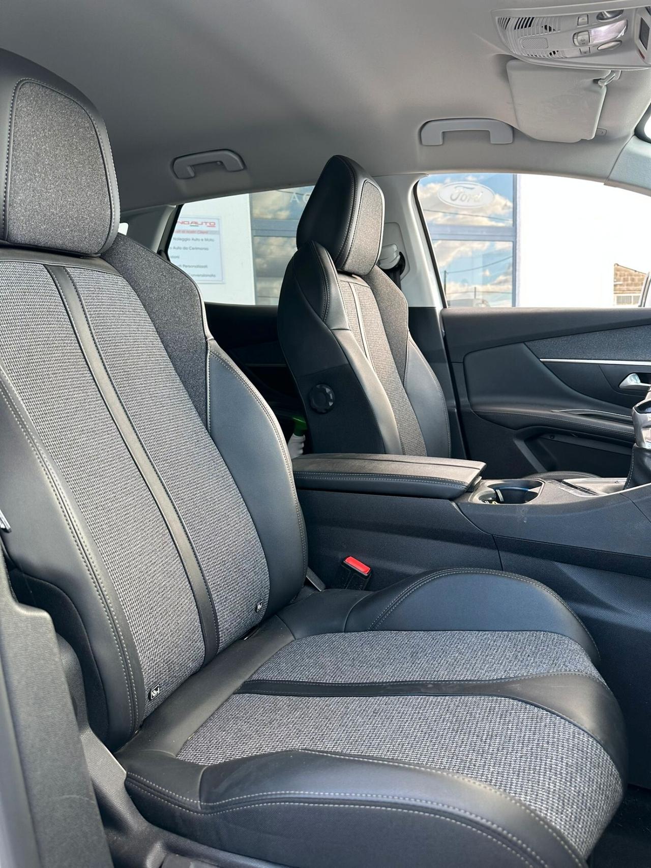 Peugeot 3008 BlueHDi 130 S&S Allure