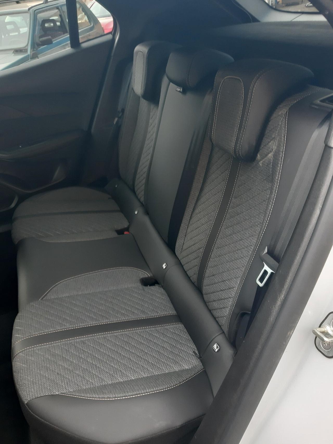Peugeot 2008 PureTech 100 S&S Allure