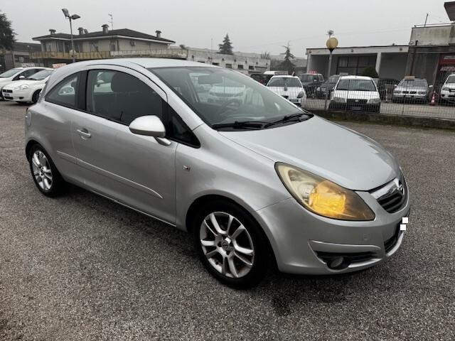 Opel Corsa 1.3 CDTI 75CV 3 porte Club-OK NEOPATENTATI