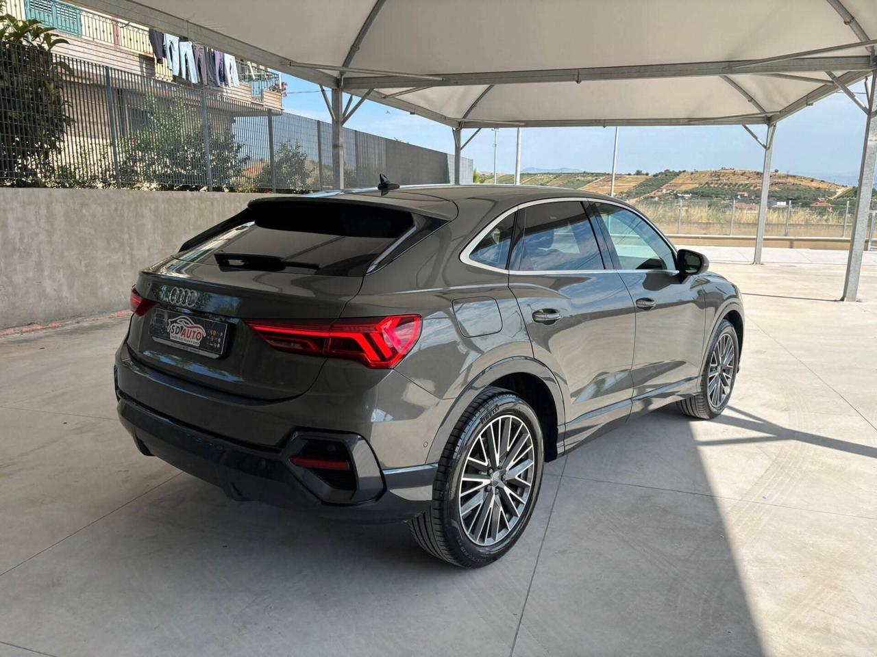 Audi Q3 2.0 Tdi SportBack 150 CV Sport !'!'!