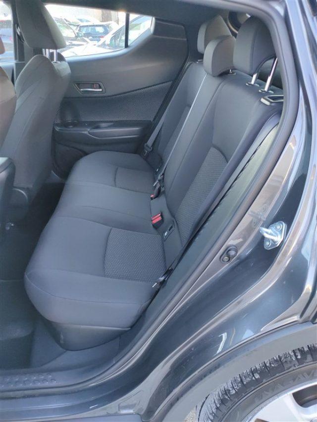 TOYOTA C-HR 1.8Hybr. E-CVT CLIMA,NAVI,TELECAMERA ..