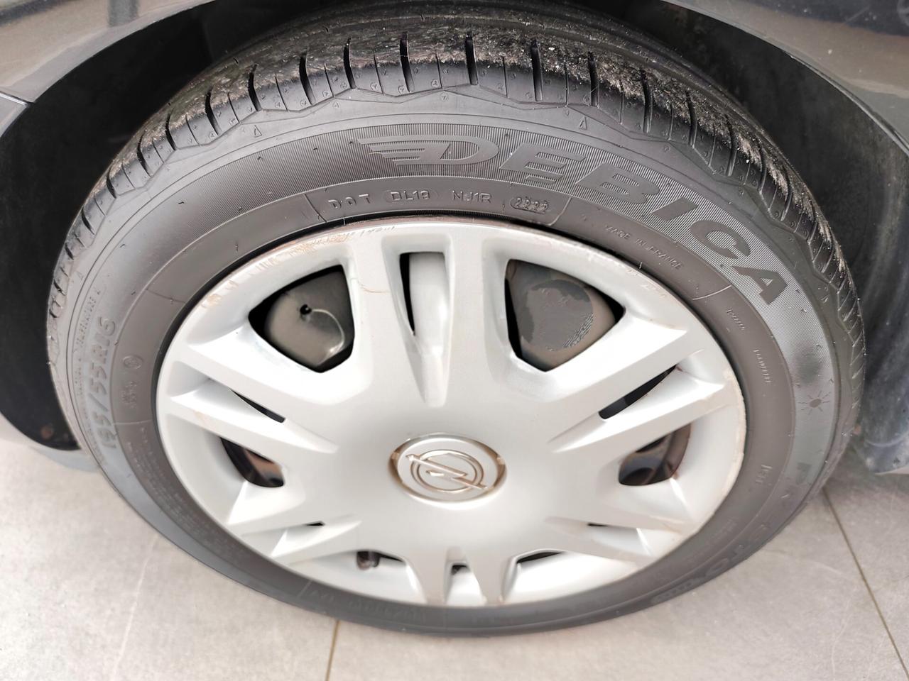 Opel Corsa 1.4 90CV BENZINA E GPL DI SERIE