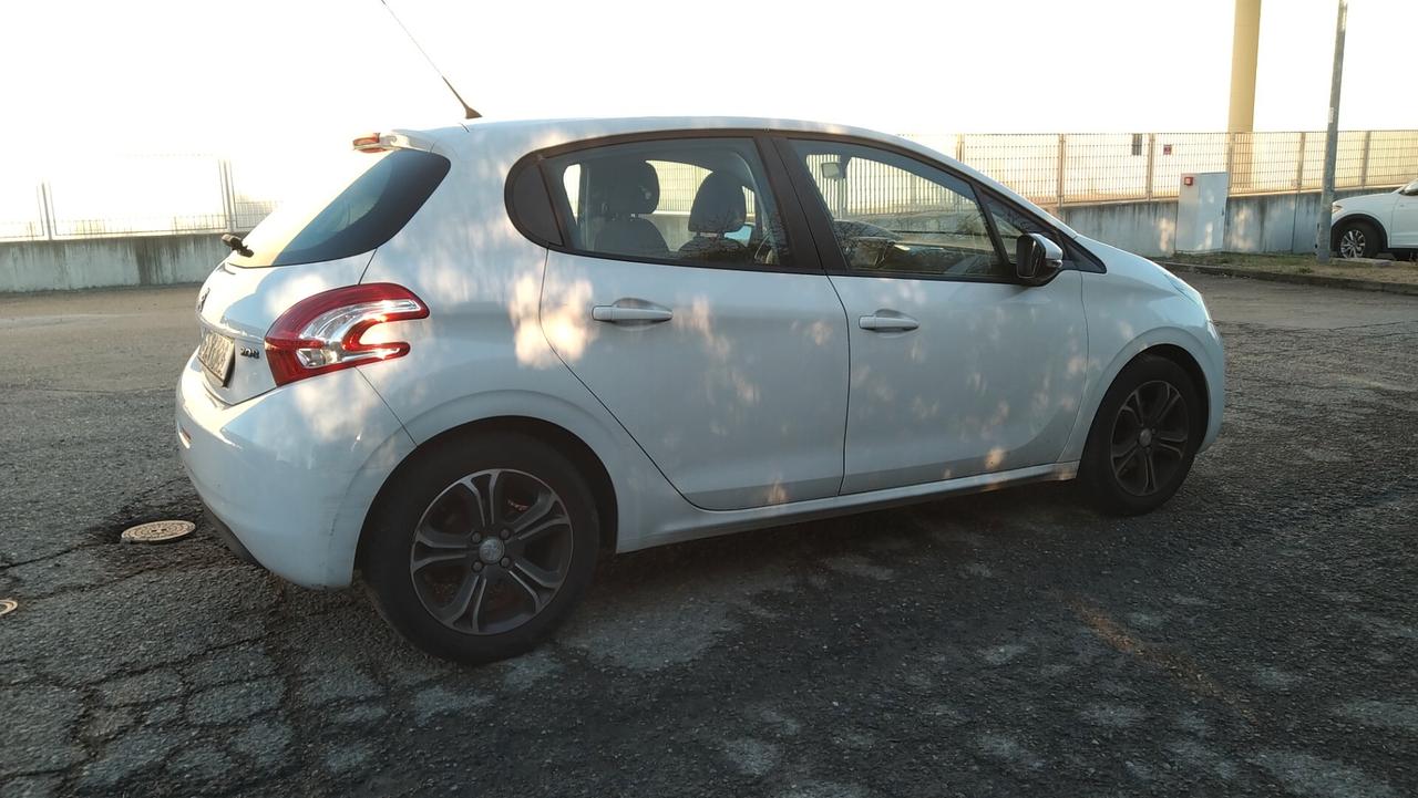 Peugeot 208 1.4 VTi ecoGPL