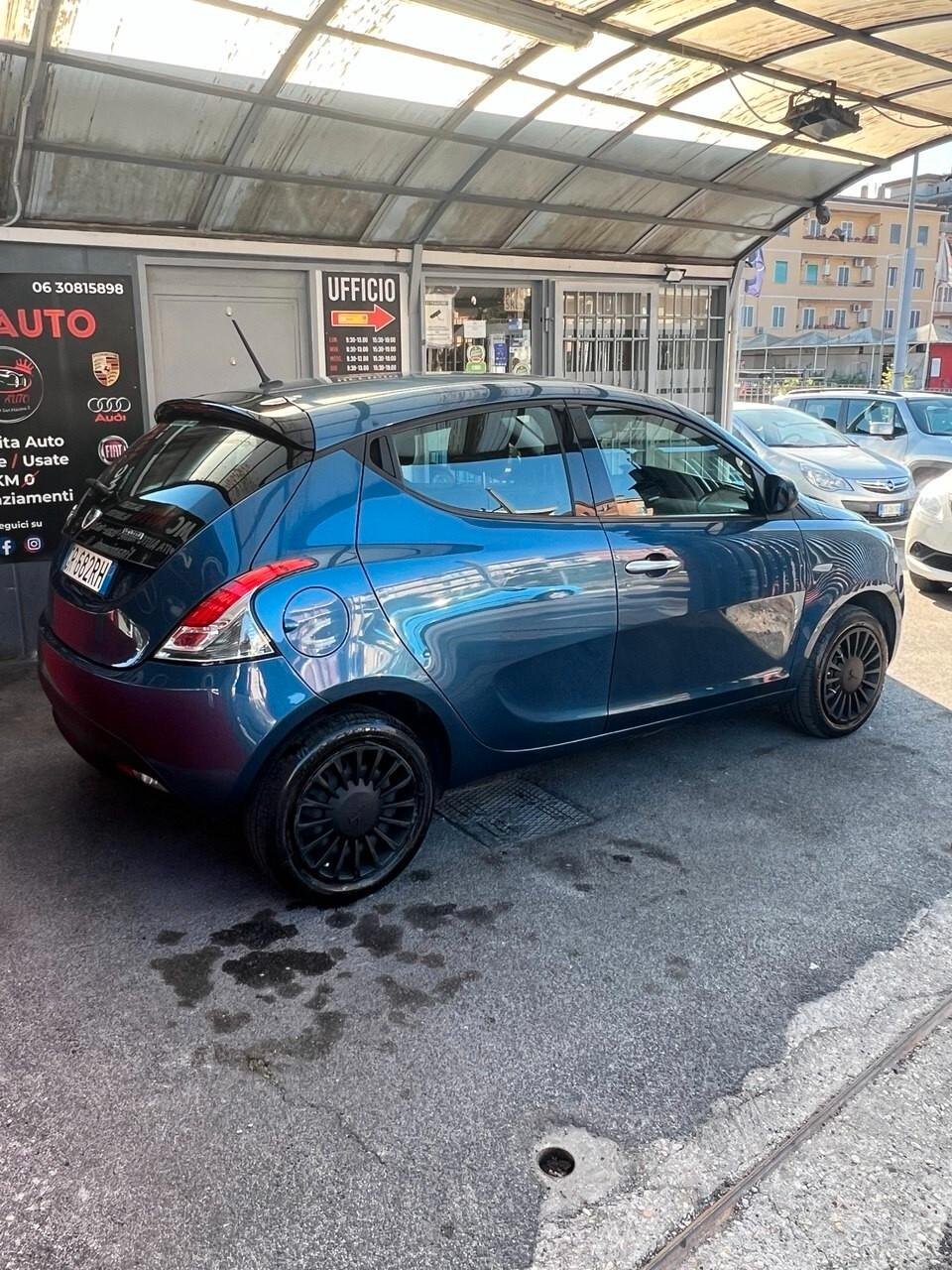 Lancia Ypsilon 1.0 FireFly 5 porte S&S Hybrid UnYca