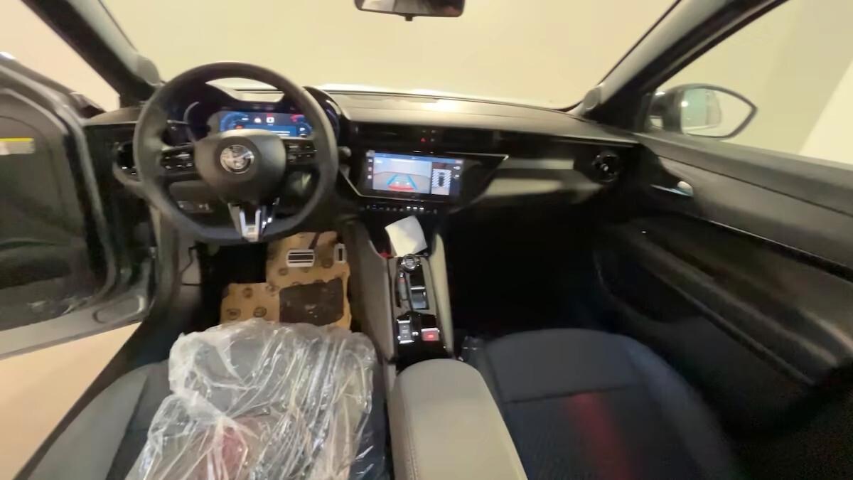 Alfa Romeo Junior 1.2 136 CV Hybrid eDCT6 Speciale KM0