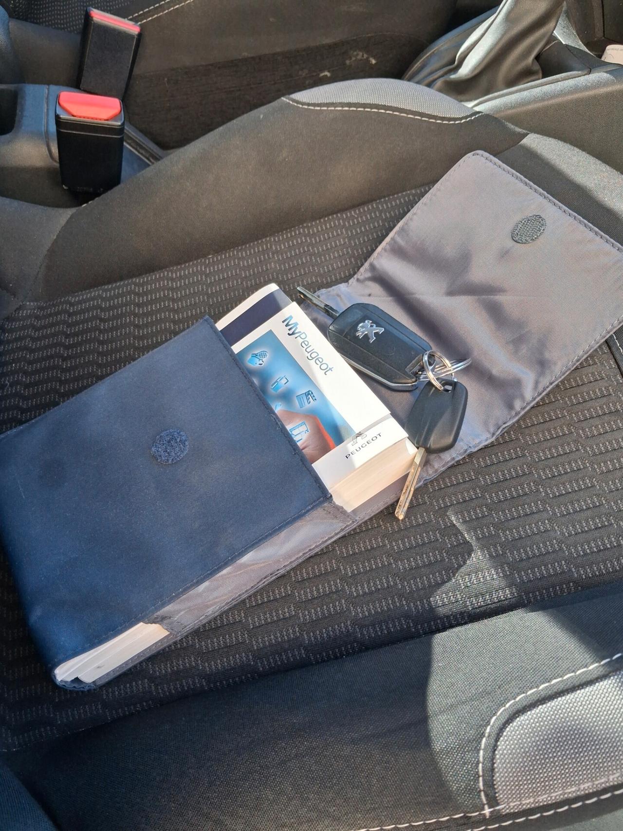 Peugeot 208 BlueHDi 75 5 porte Allure