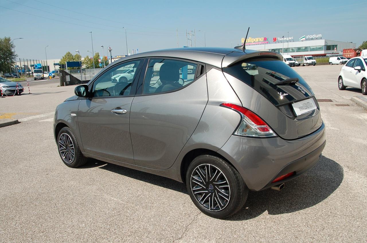 Lancia Ypsilon 1.0 FireFly 5 porte S&S Hybrid Gold Plus