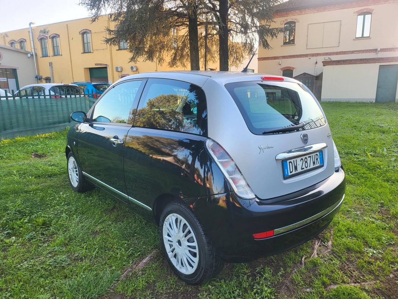 Lancia Ypsilon 1.2 Platino UNICO PROPR. OK NEOP.