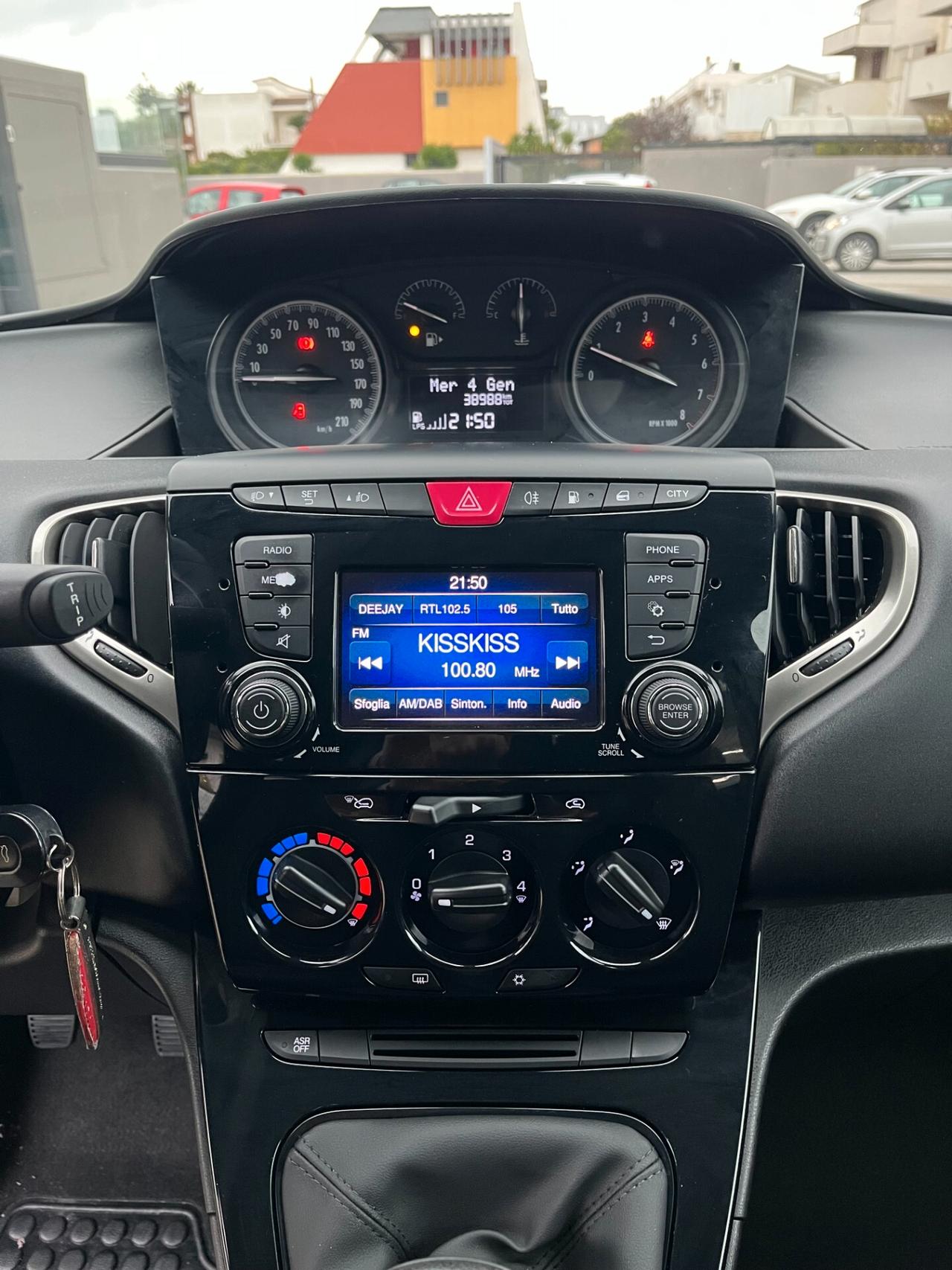 Lancia Ypsilon 1.2 69 CV 5 porte GPL Ecochic Gold