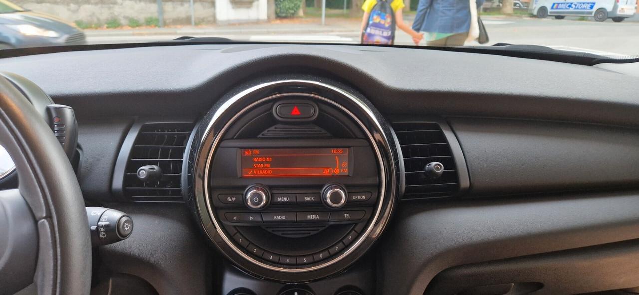 Mini 1.2 One 75 CV KM . 67.881 TAGLIANDATA UFFICIALE MINI
