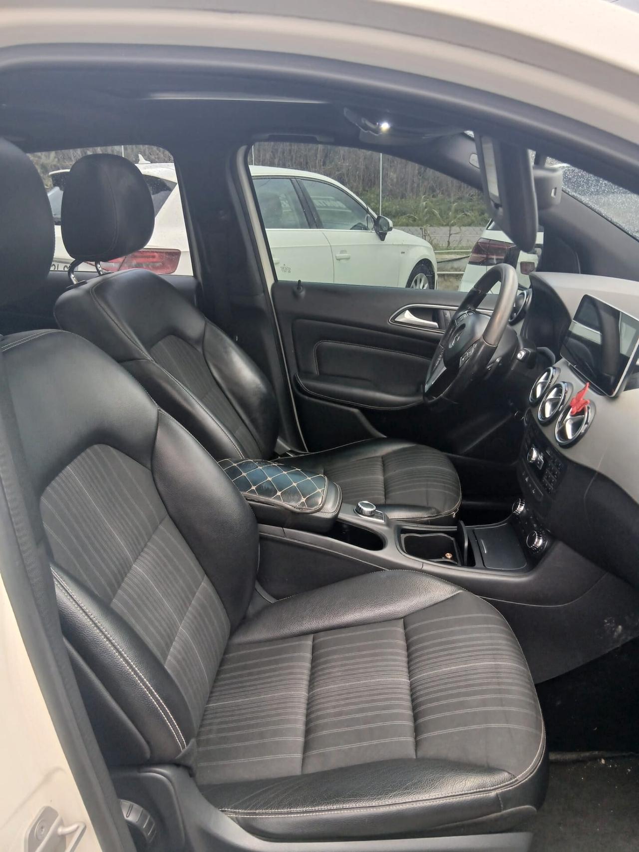 Mercedes-benz B 200 CDI BlueEFFICIENCY Premium