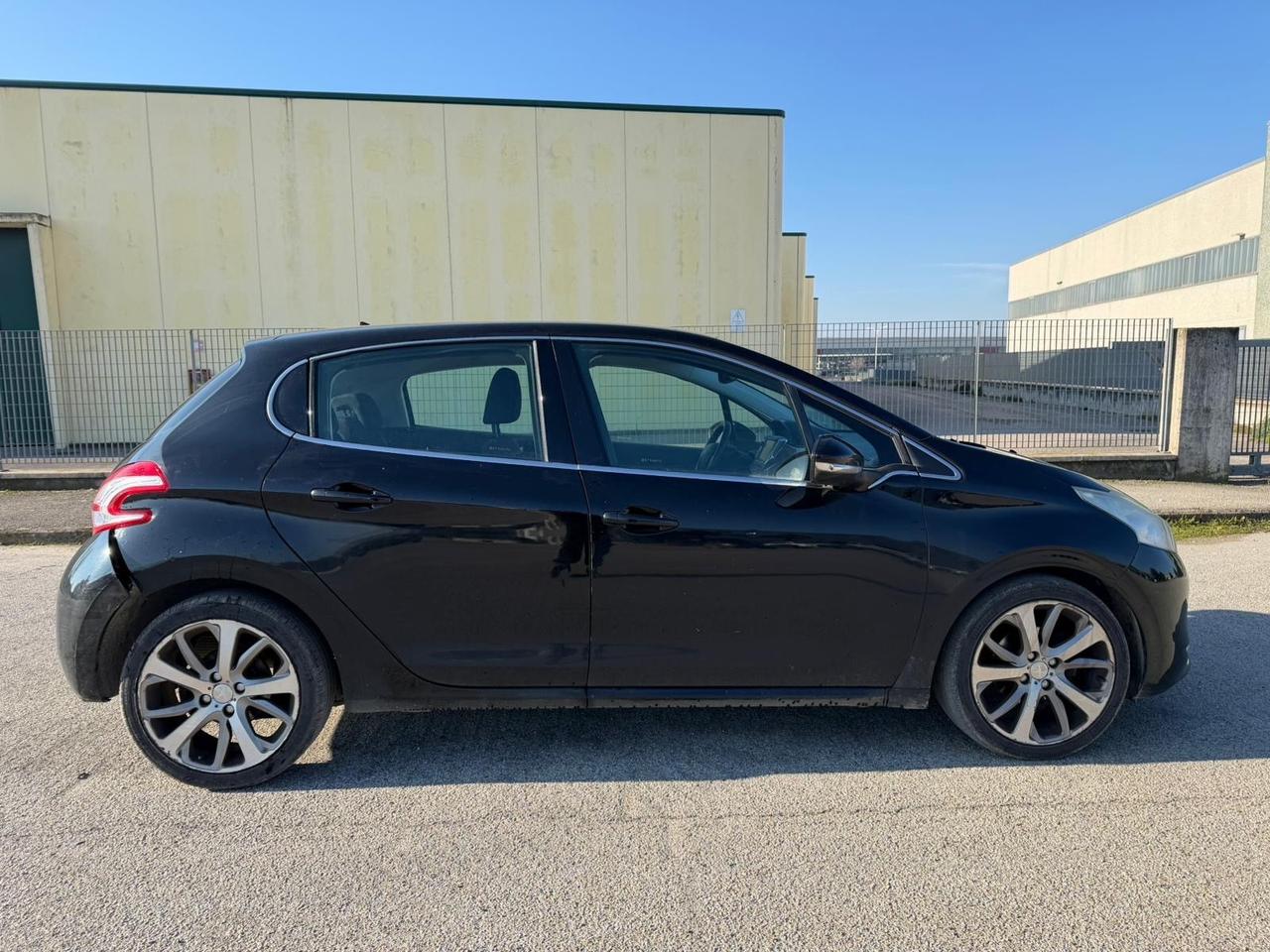 Peugeot 208 1.6 e-HDi 115 CV Stop&Start 5p Allure