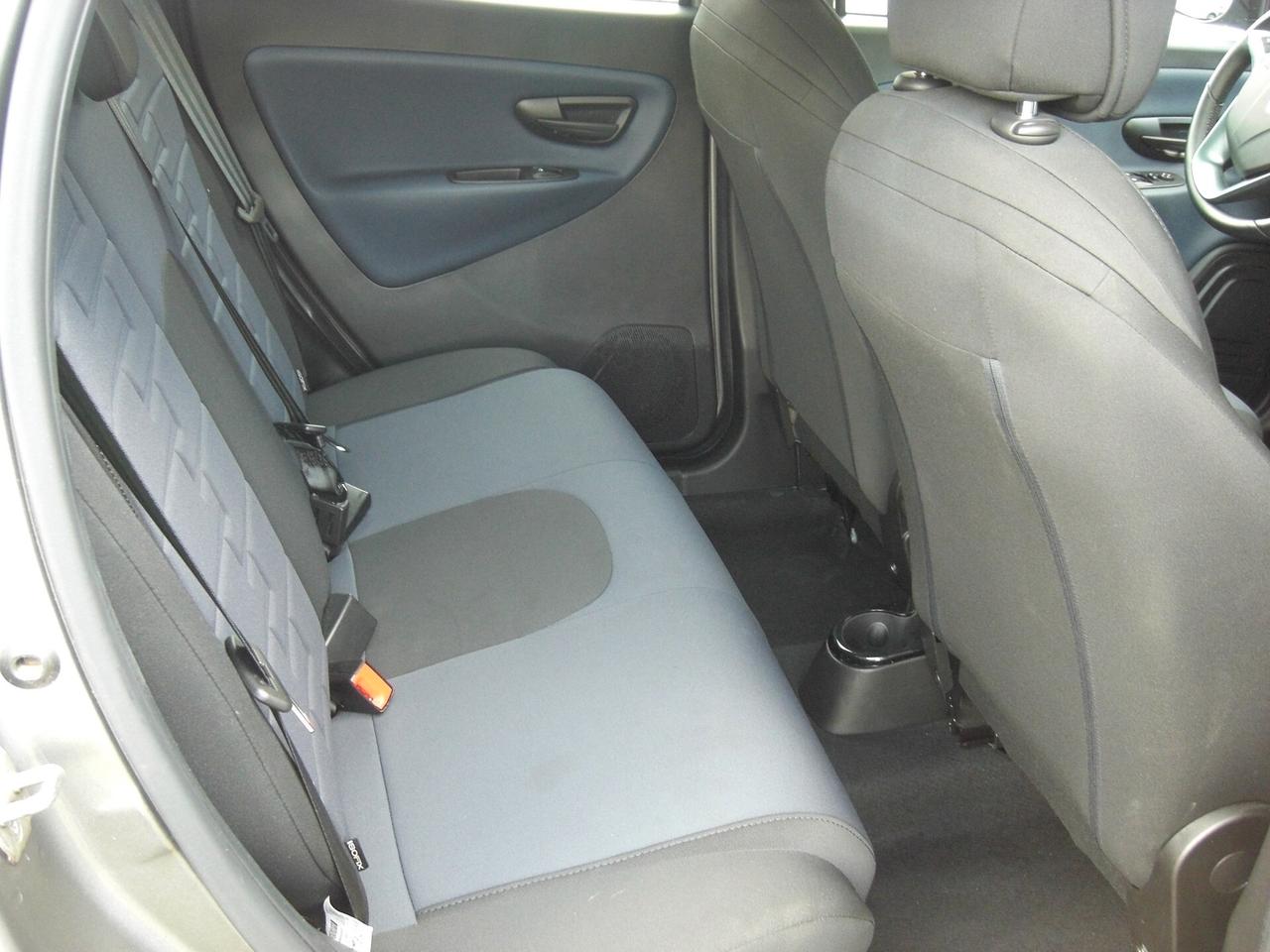 Lancia Ypsilon 1.0 FireFly 5 porte S&S Hybrid Platino