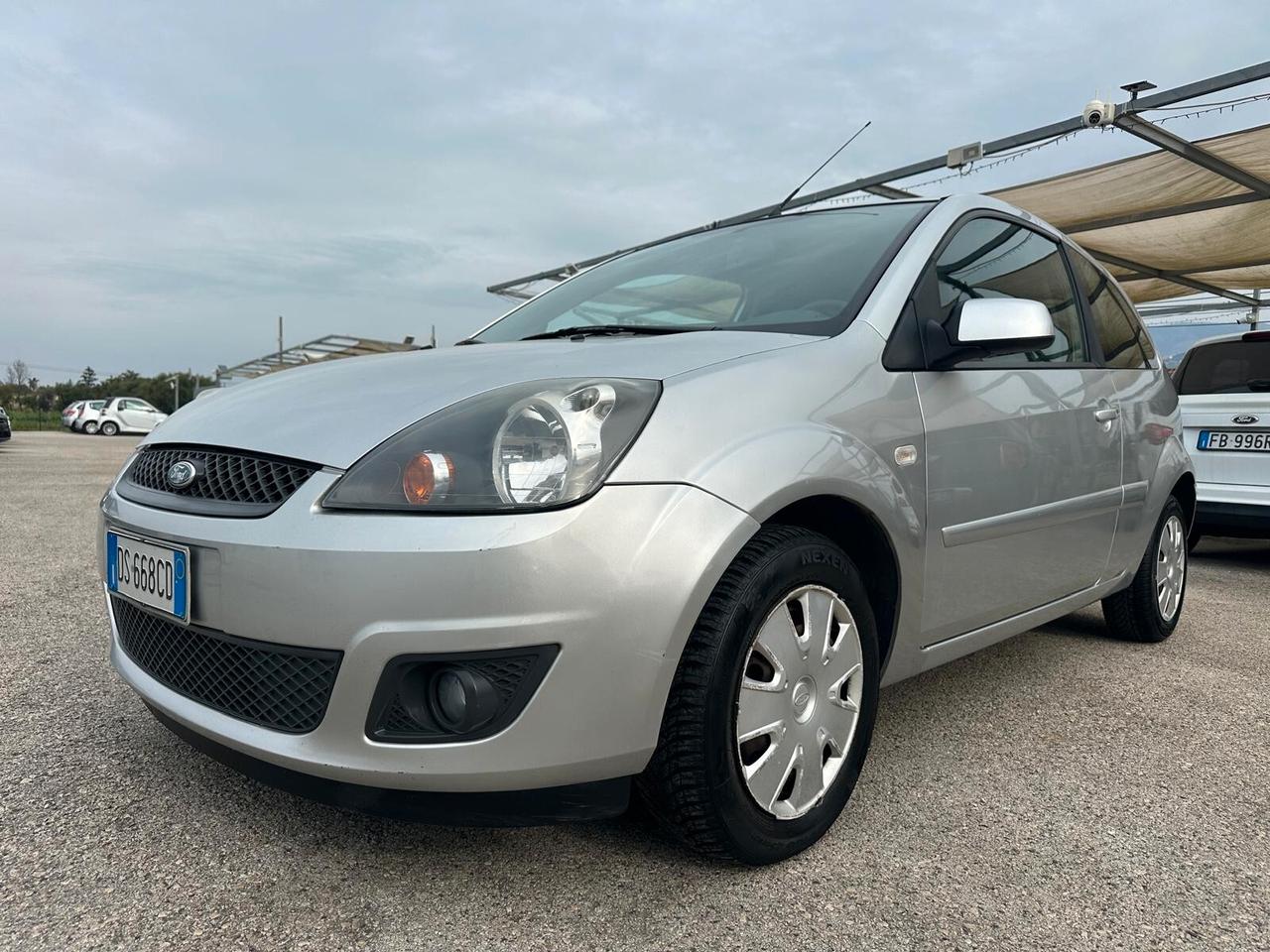 Ford Fiesta 1.2 Benzina