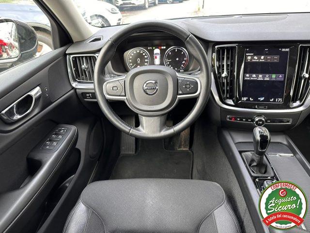 VOLVO V60 D3 Momentum PRO Navi Led Uniproprietario