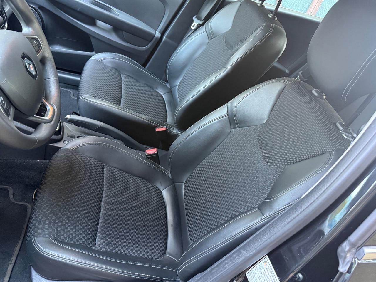 Renault Clio Sporter dCi 8V 90 CV EDC Moschino Zen