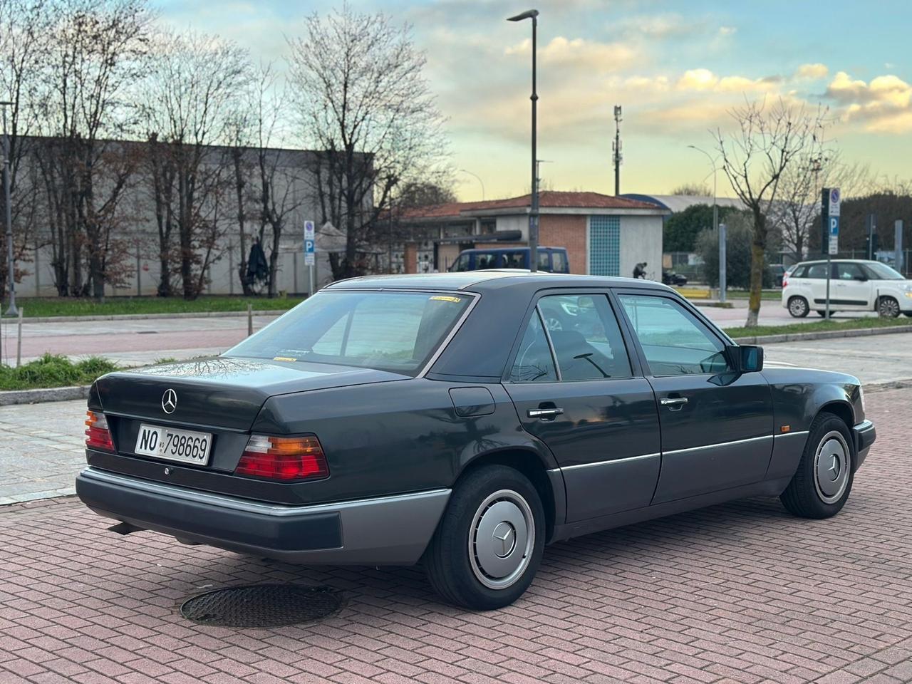 Mercedes-benz E 200 E200