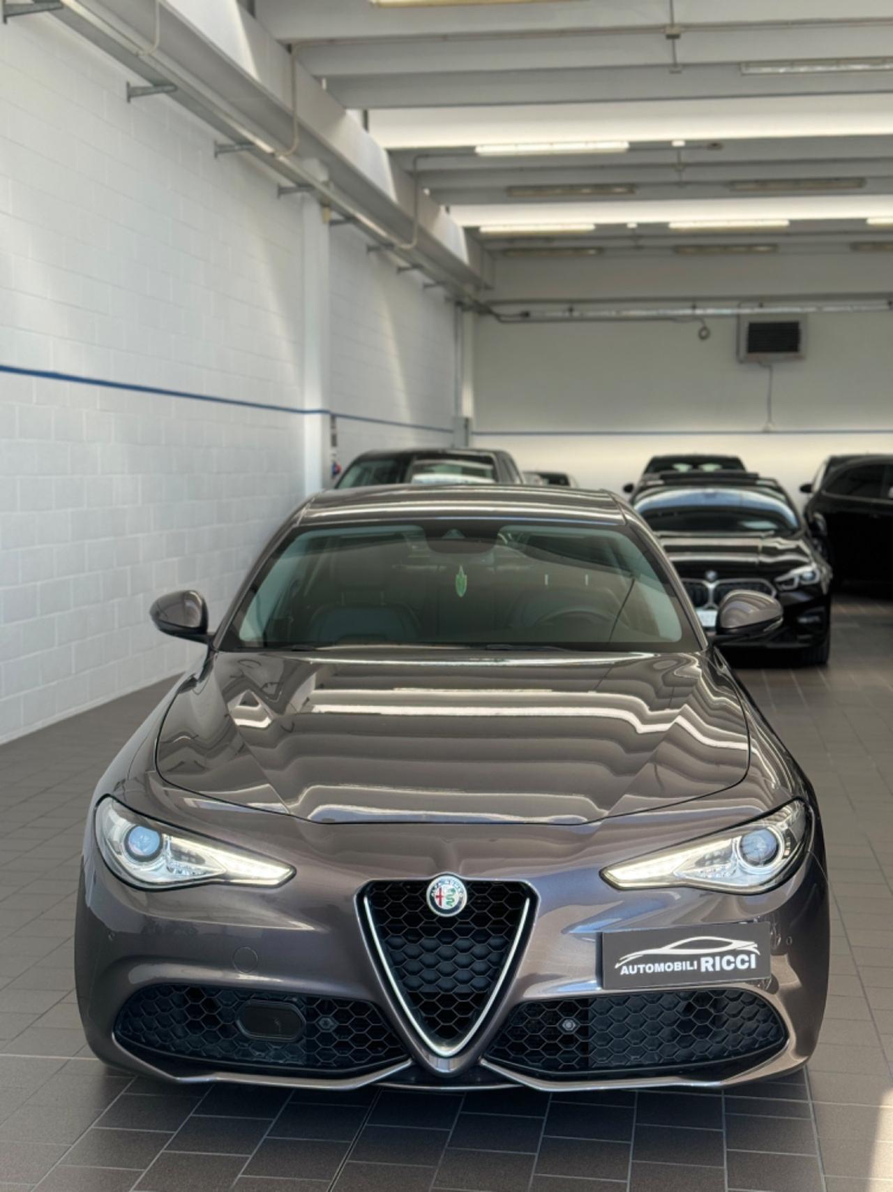 Alfa Romeo Giulia 2.2 Turbodiesel 210 CV AT8 AWD Q4 Veloce