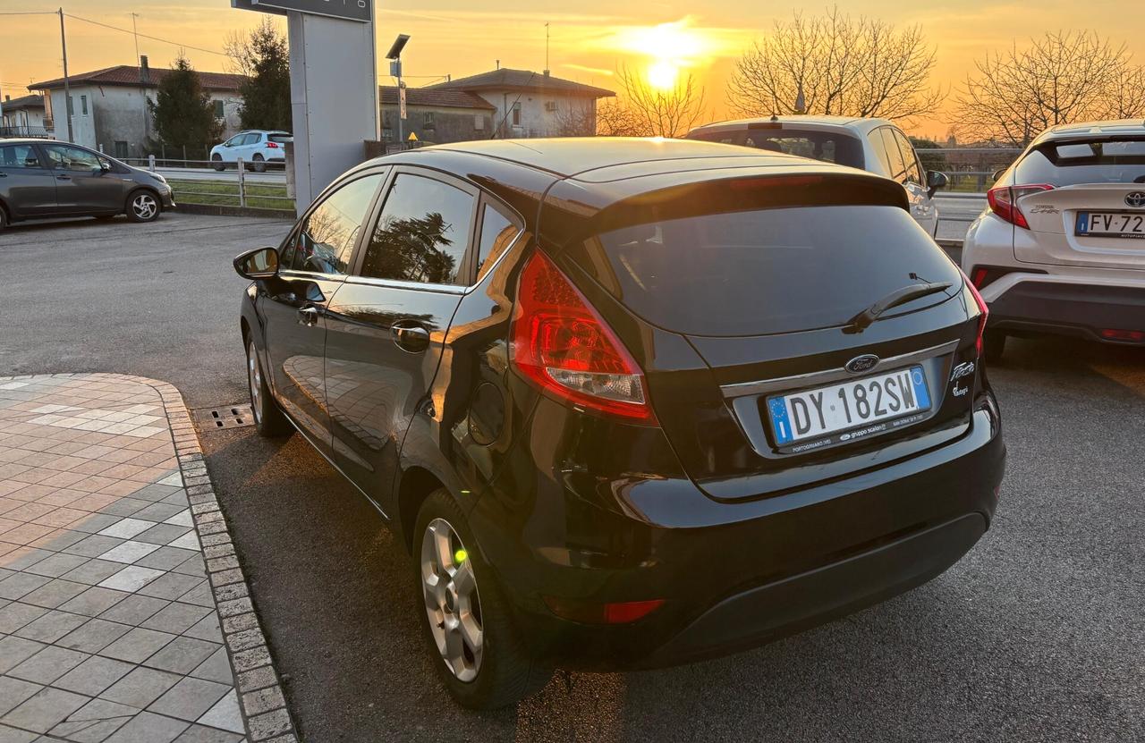 Ford Fiesta 1.4 5 porte Bz.- GPL Titanium Neopatentati (patente dopo nuovo decreto legge del 14 dicembre 2024)