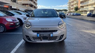 Fiat 600 Hybrid 110 CV DCT MHEV La Prima LED NAVI KAMERA PELLE CERCHI 18 SEDILI ELETTRICI RISCALDATI