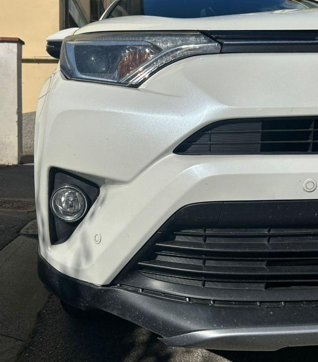 TOYOTA RAV 4 RAV4 2.0 D-4D 2WD Business