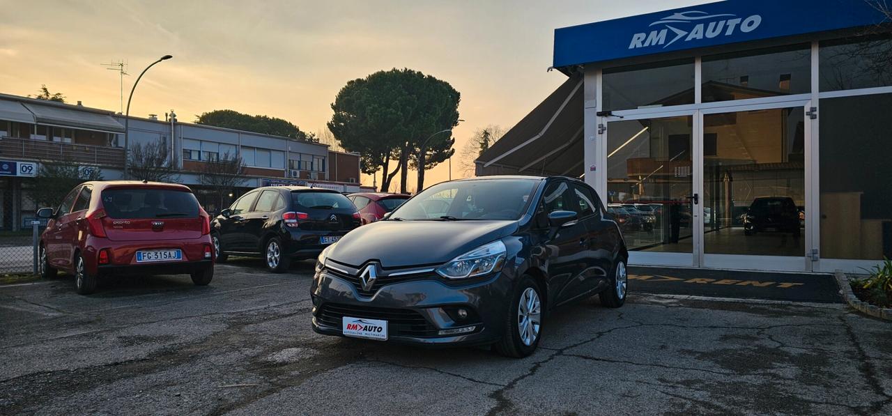 Renault Clio dCi 90 CV Moschino Intens