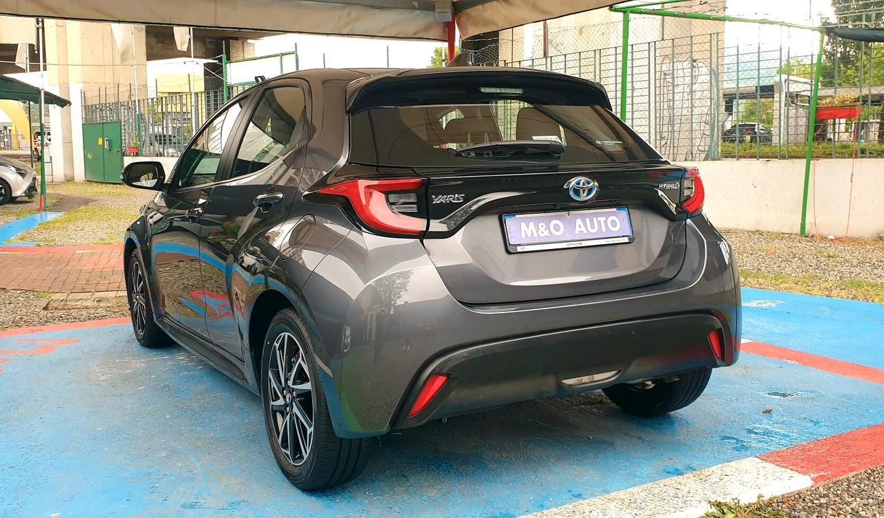 TOYOTA YARIS 1.5 BENZINA/HYBRID DICEMBRE 2022.FULL OPTIONAL